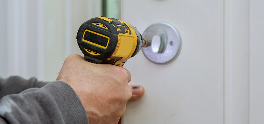 Street Locksmith For Smart Lock Repair in Lehigh Acres, FL